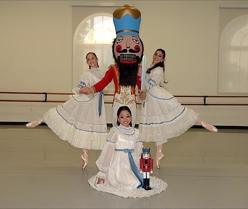 from left, Bryn Gilbert, Evan Strand (in mask), Sareen Tchekmedyian and Megan Yamashita, front. Source: OC Register 